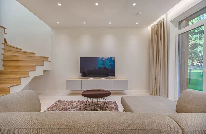 Cota de Smart TV 4K para a sala