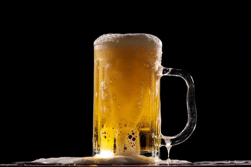 Kit de copos de cerveja artesanal e tulipa